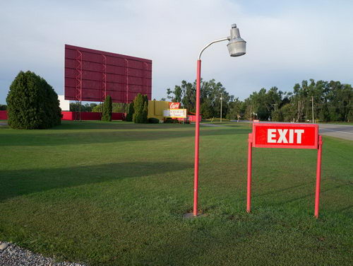 Capri Drive-In Theatre - 2017-2019 Photos (newer photo)